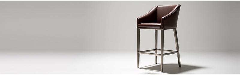 Eleganter Barhocker 'Zürich' mit Lederpolsterung und schlankem Metallgestell